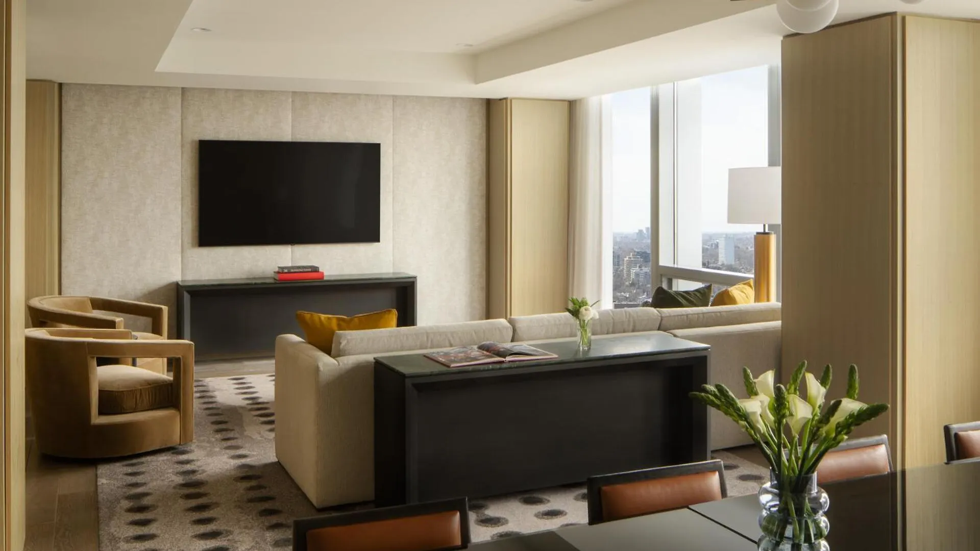 Four Seasons Hotel Toronto 5*,