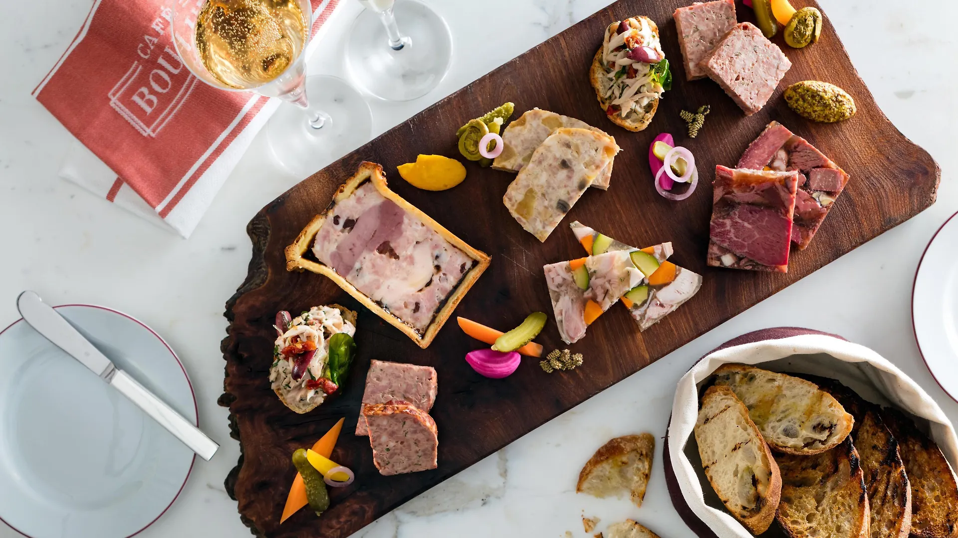 Four Seasons Hotel تورونتو