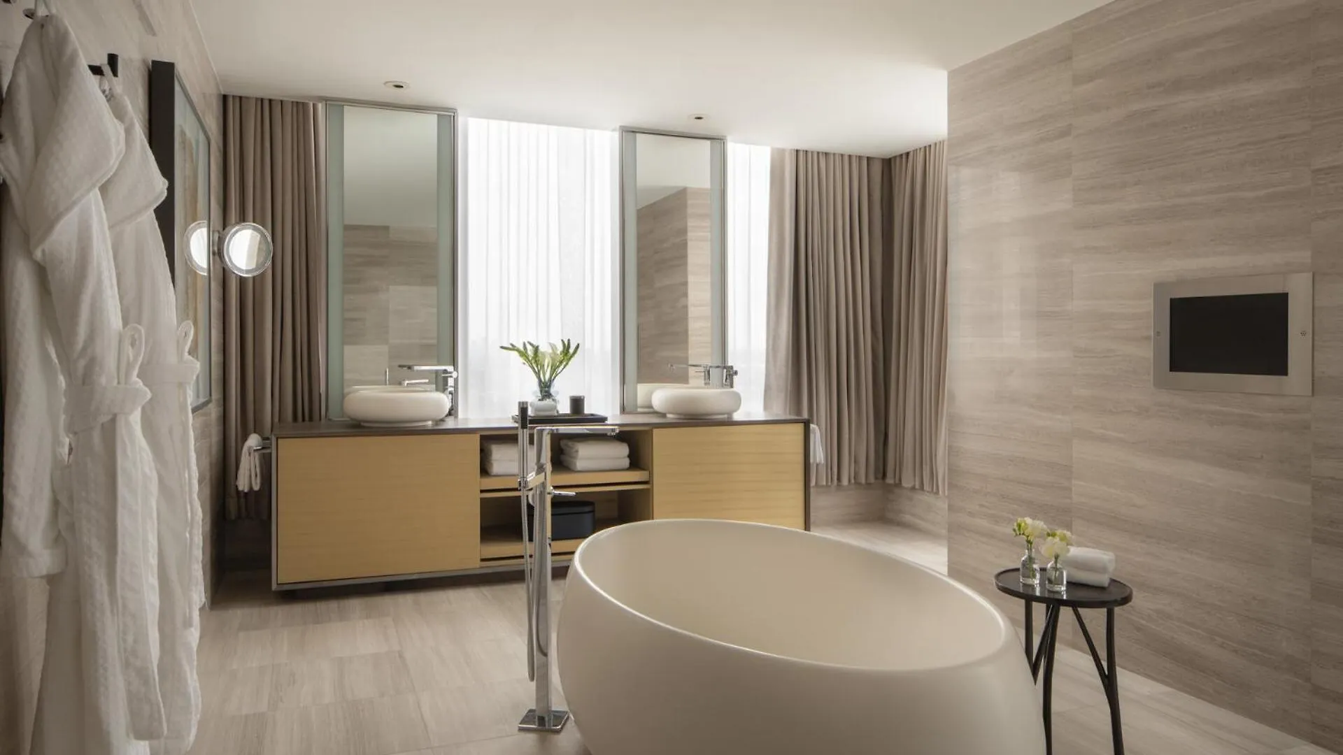 *****  Four Seasons Hotel Toronto Canada