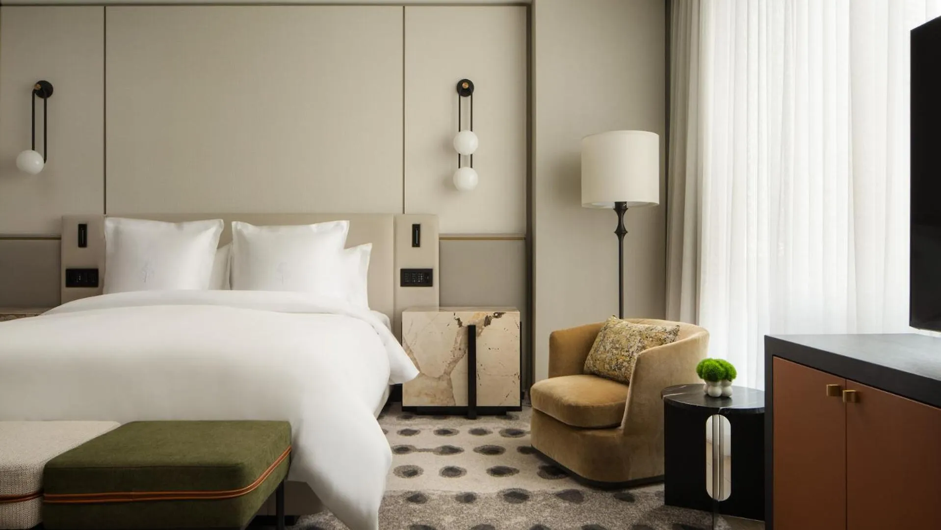 *****  Four Seasons Hotel Toronto Canada