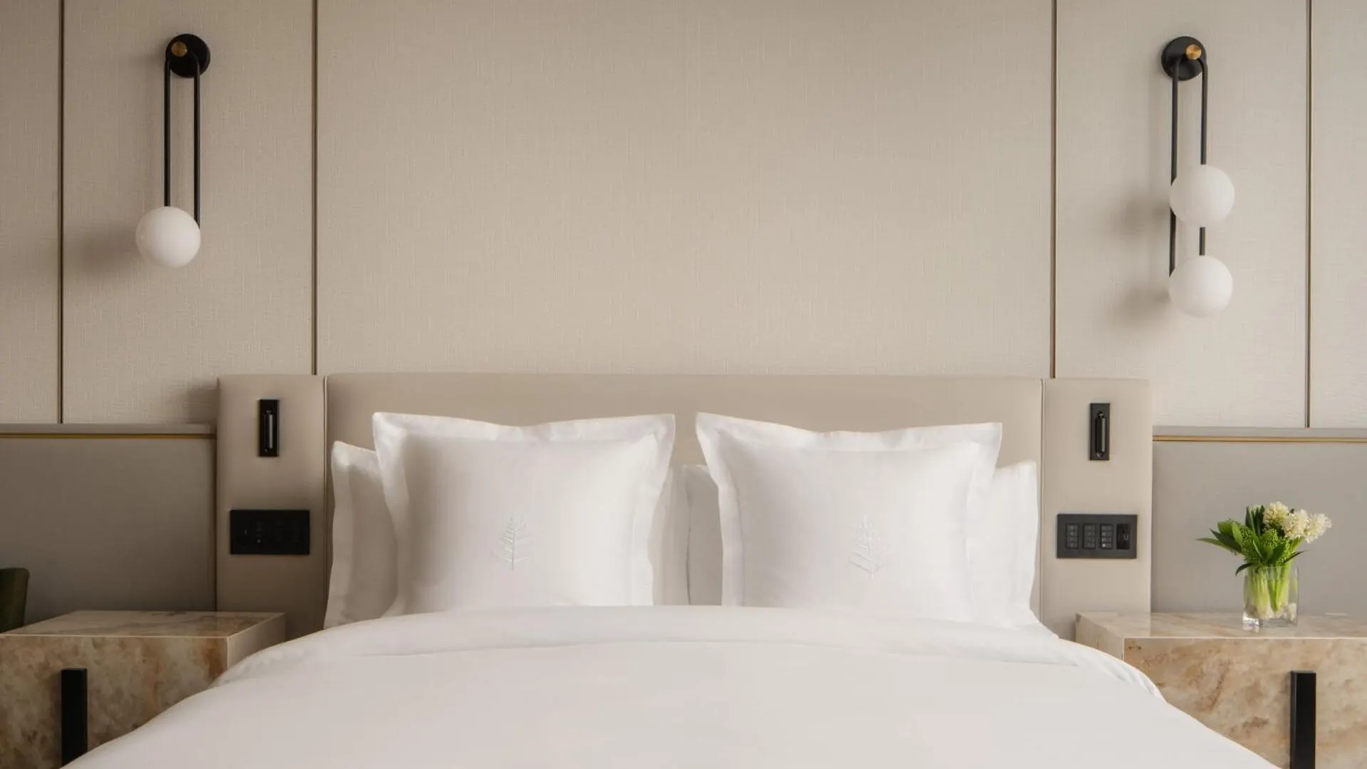 Four Seasons Hotel Toronto 5*,