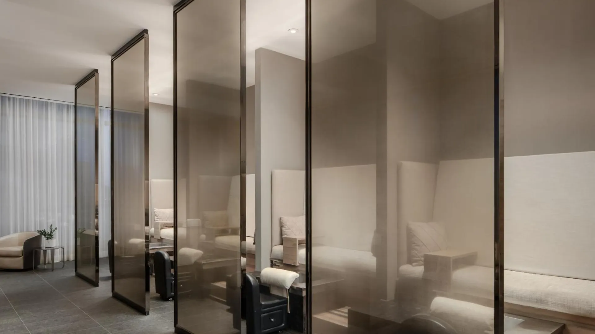 Four Seasons Hotel Toronto 5*,  Canada